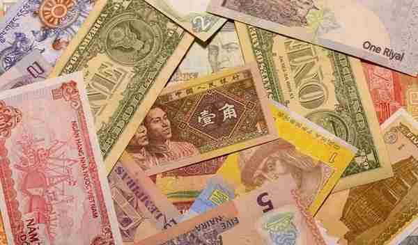 美国的钱在中国称“美元”，人民币在外国叫什么？今天总算知道了