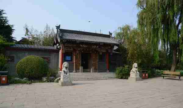 潍坊寿光仓圣公园，传说古代汉字发明人仓颉有四目，不知真假？
