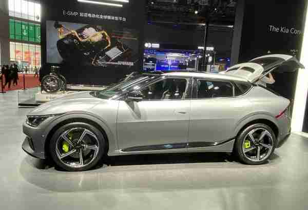 【上海车展】国外卖40万+RMB的起亚长啥样？EV6 GT车展实拍