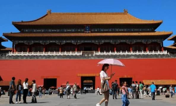 日大学生想来中国旅居，问1个月1万2够不够，网友：有来无回
