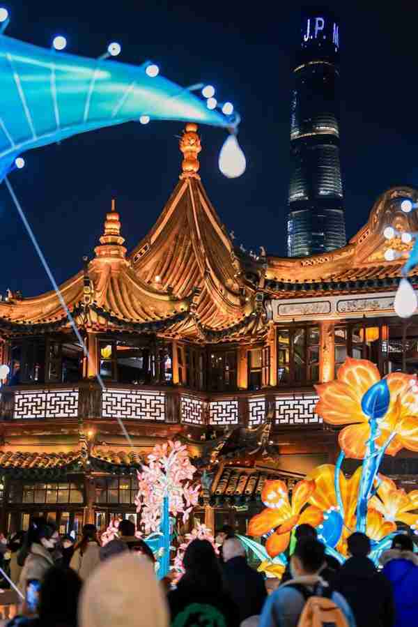 新年氛围感拉满，上海豫园灯会举行沉浸式国风体验和民俗活动