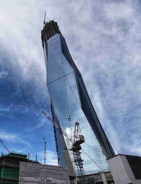吉隆坡新地标封顶，超上海中心居世界第二高，网友评其“耍赖”