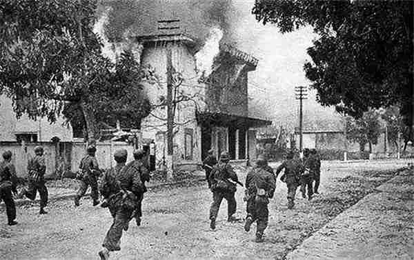 1984年，越军伪装成解放军混进我阵地，因唱了一首歌而被我军歼灭