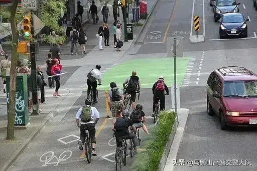 从骑行者角度出发设置自行车道应注意哪些方面？