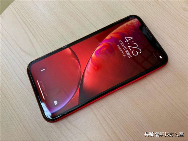 iPhone XR和iPhone 8P谁更值得买？深度体验一个月的我给出了答案